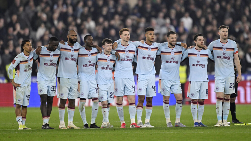 Brentford-mandskabet sammen