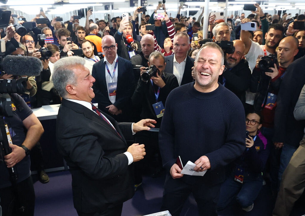 Joan Laporta og Hansi Flick griner