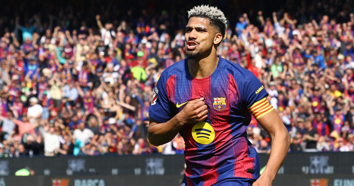 Araujo sender Barca tættere på titlen Foto: Ritzau Scanpix/REUTERS