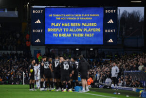 Ramadan-pause i Premier LEague-kampen mellem Leeds og Manchester City.