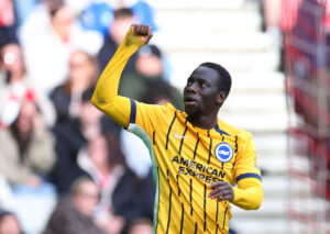 Yankuba Minteh jubler efter scoring mod Sunderland