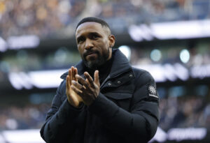 Jermain Defoe klapper.