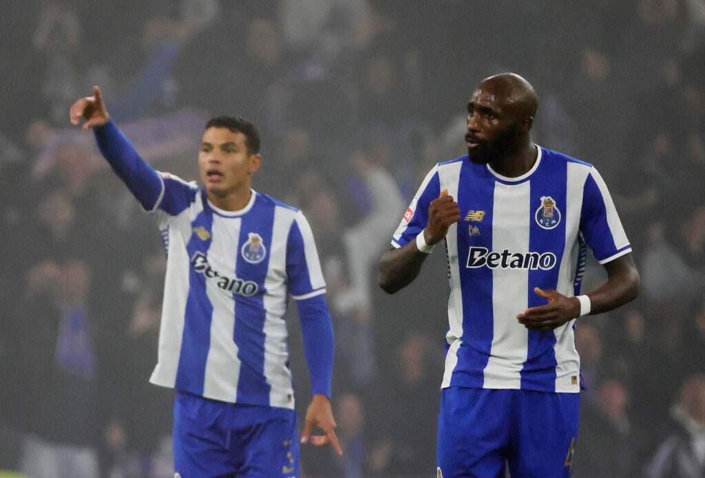 Thiago Silva og Seko Fofana i aktion