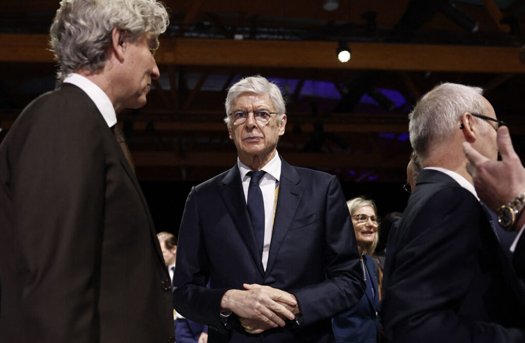 Arsene Wenger til kongres.