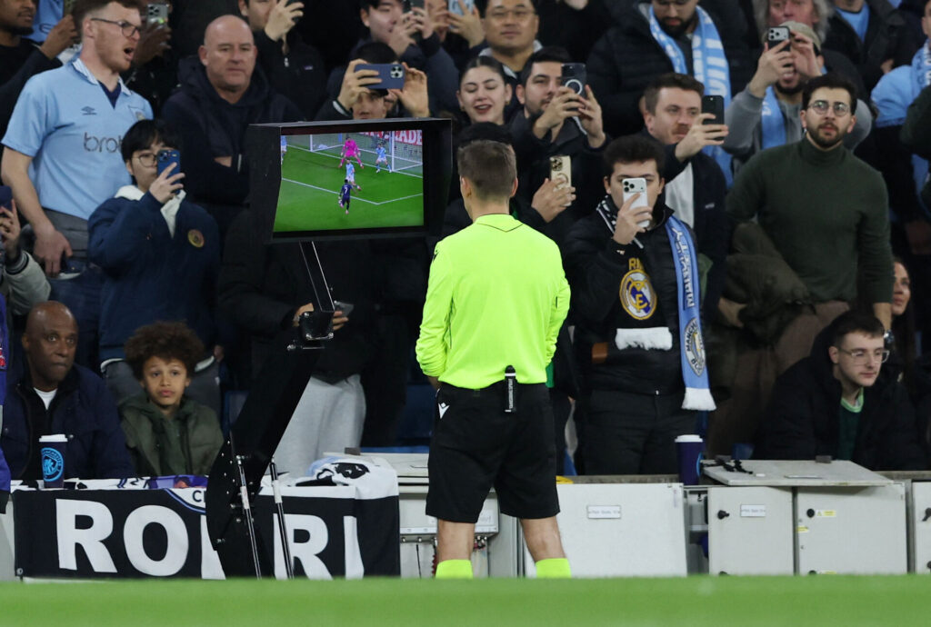 VAR til Bernardo Silvas røde kort i Manchester City mod Real Madrid