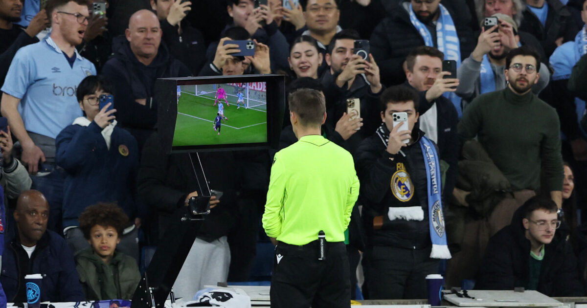 Se her: City-stjerne smidt ud – Vinicius udnytter straffe Foto: Ritzau Scanpix/REUTERS