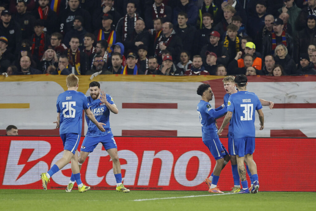 AZ Alkmaar jubler efter scoring