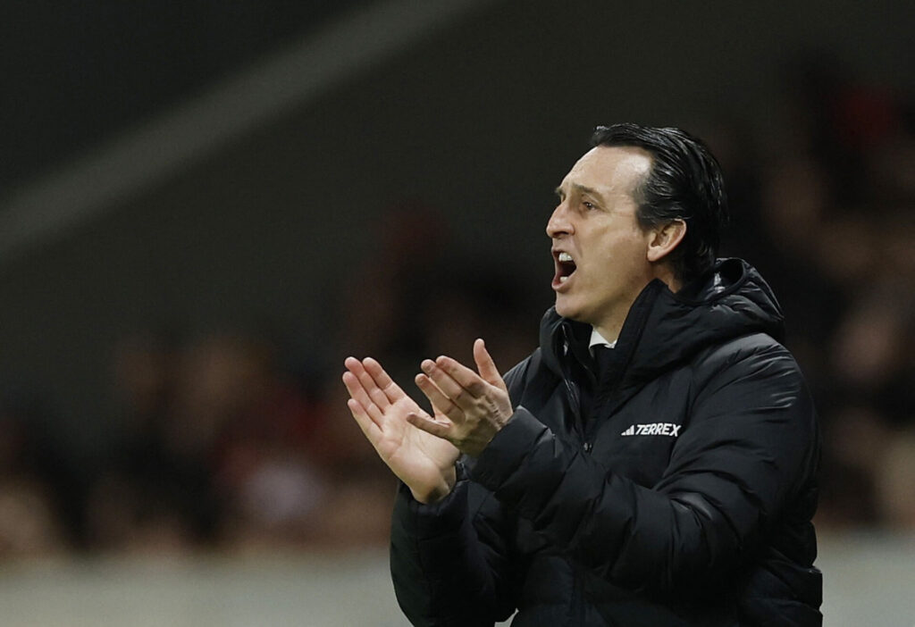 Unai Emery klapper.
