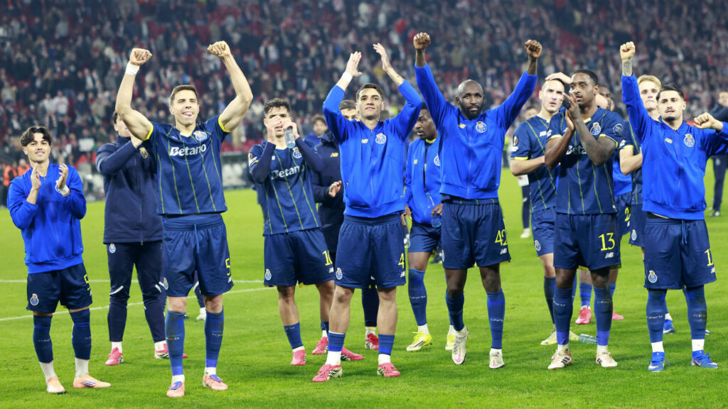 FC Porto jubler efter sejren mod Stuttgart