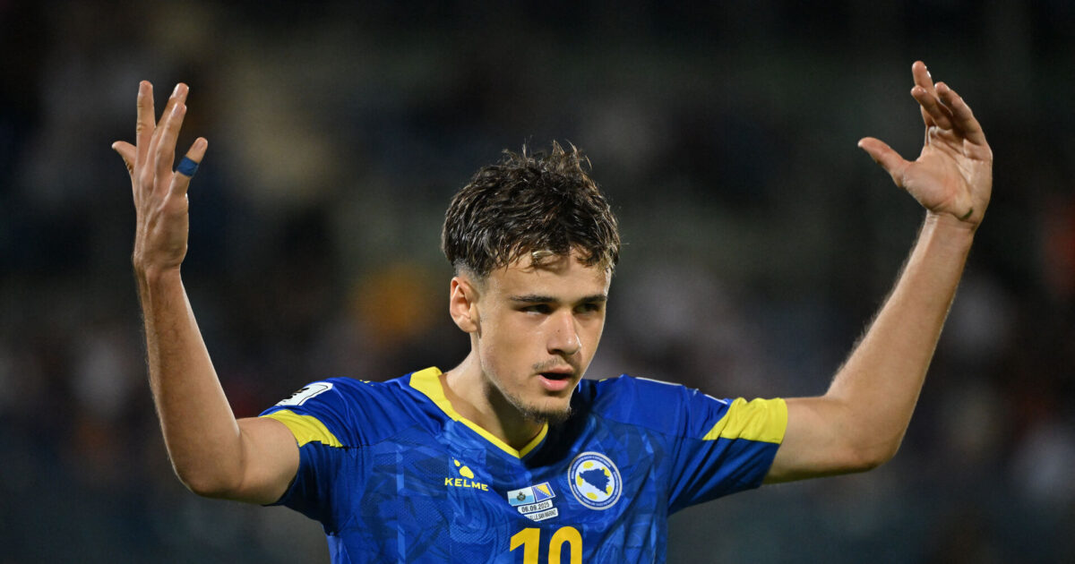 Smuttede i sommer: Hjulmand henter bosnisk komet hjem Foto: Alberto Lingria/REUTERS