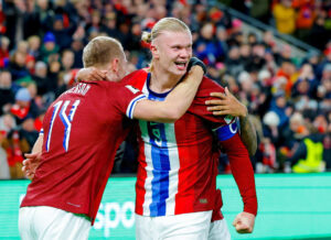 Erling Haaland jubler efter en scoring for Norge.