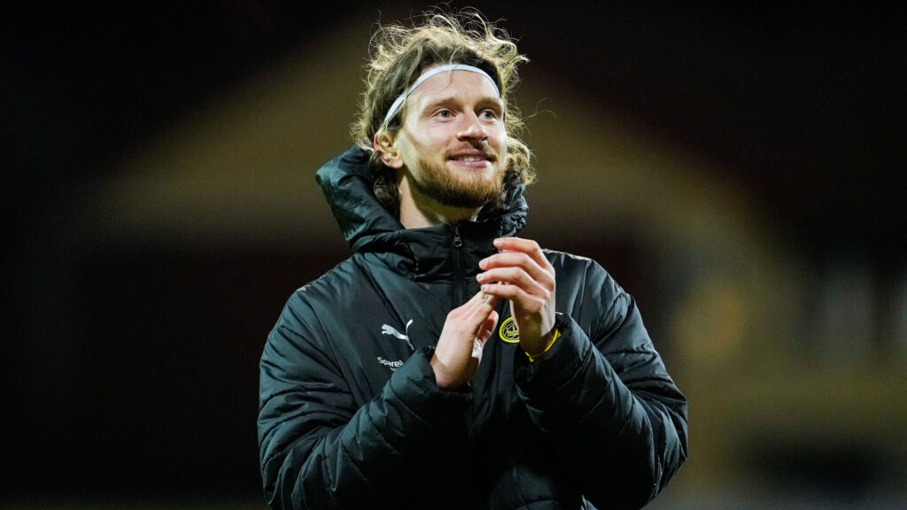 Kasper Høgh med et stort smil på læben.