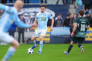 'Tobias Sommer i kamp mod AGF.