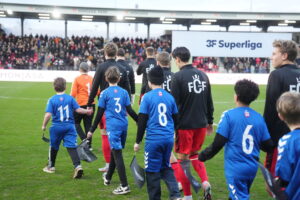 FC Fredericias spillere på vej ind på banen til en kamp i 3F Superligaen.