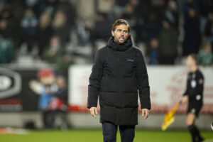 AGFs cheftræner Jakob Poulsen ærgrer sig