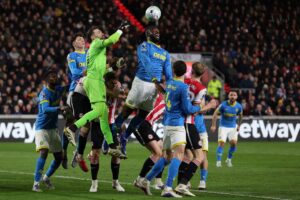 Brentford og Wolves spillere i duel