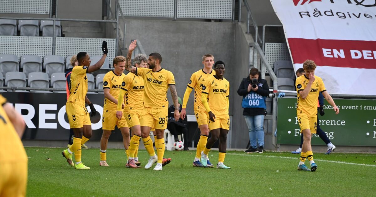 Spøjst selvmål sender AC Horsens ind i oprykningskampen Foto: MJ Horsens