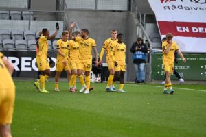 AC Horsens-spillerne jubler over scoring
