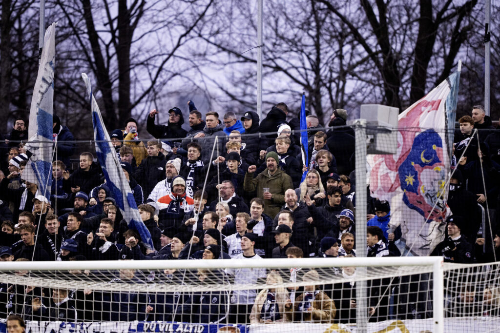 AGF-fans på lægterne på Ceres Park Vejlby.