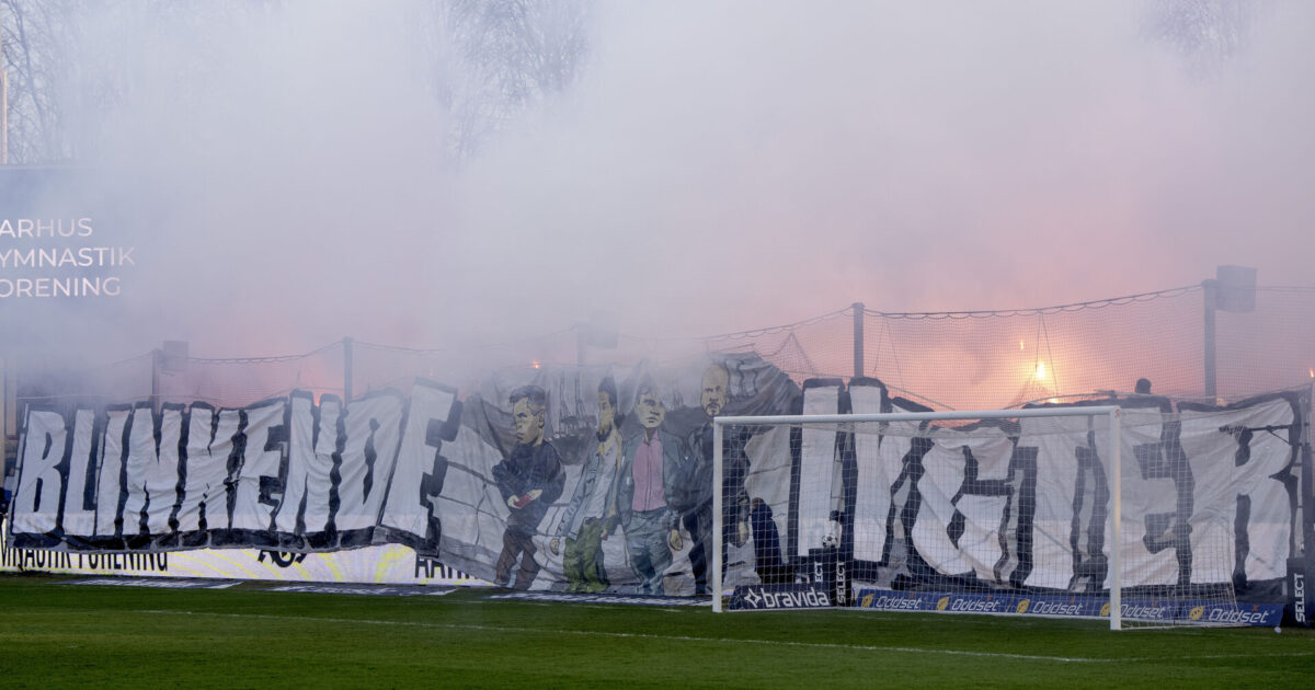 AGF må til lommerne: Straffet for pyro mod Brøndby Foto: Bo Amstrup/Ritzau Scanpix