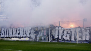 AGF med tifo og pyro inden opgøret mod Brøndby