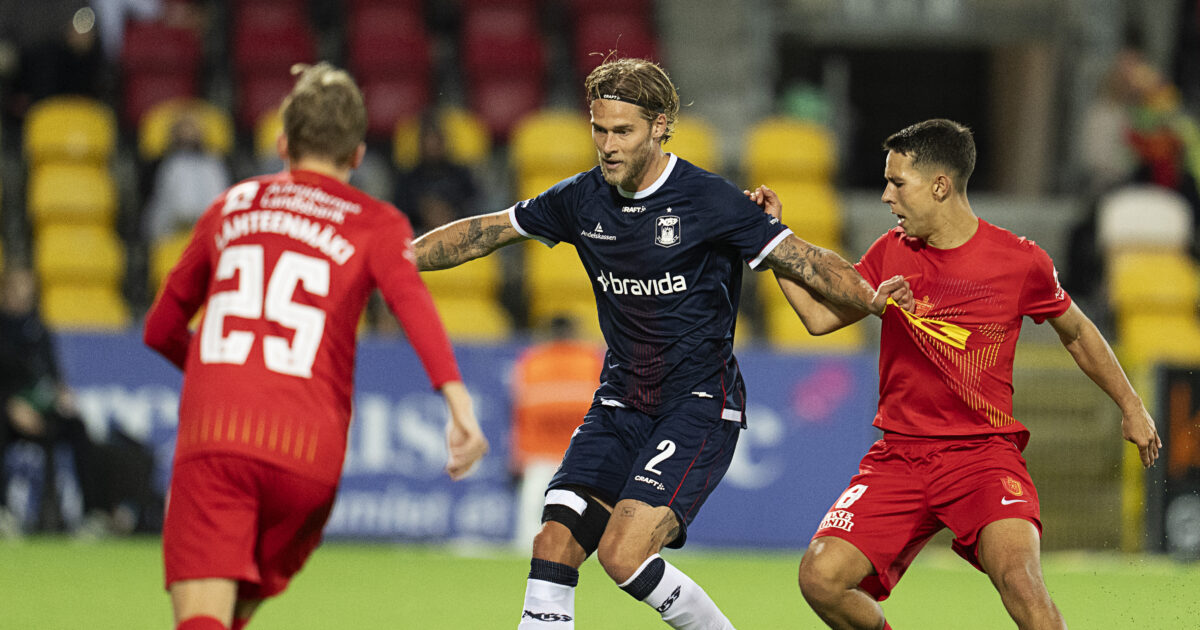 Overvinder AGF ulempen? Her er cheftrænerens spøgefulde svar AGFs Felix Beijmo under superligakampen mellem FC Nordsjælland og AGF på Right To Dream Park i Farum søndag den 28. september 2025.