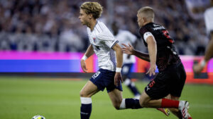 Frederik Emmery i en kamp mod FC Midtjylland