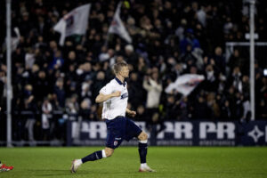 Frederik Tingager fejrer et mål for AGF.