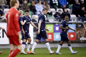 Tobias Bech, Janni Serra, Frederik Tingager, Gift Links