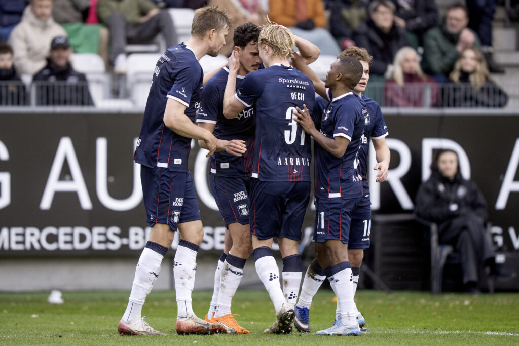 AGF's spillere jubler.