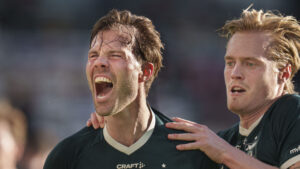 Patrick Mortensen fejrer sin scoring mod FC Nordsjælland