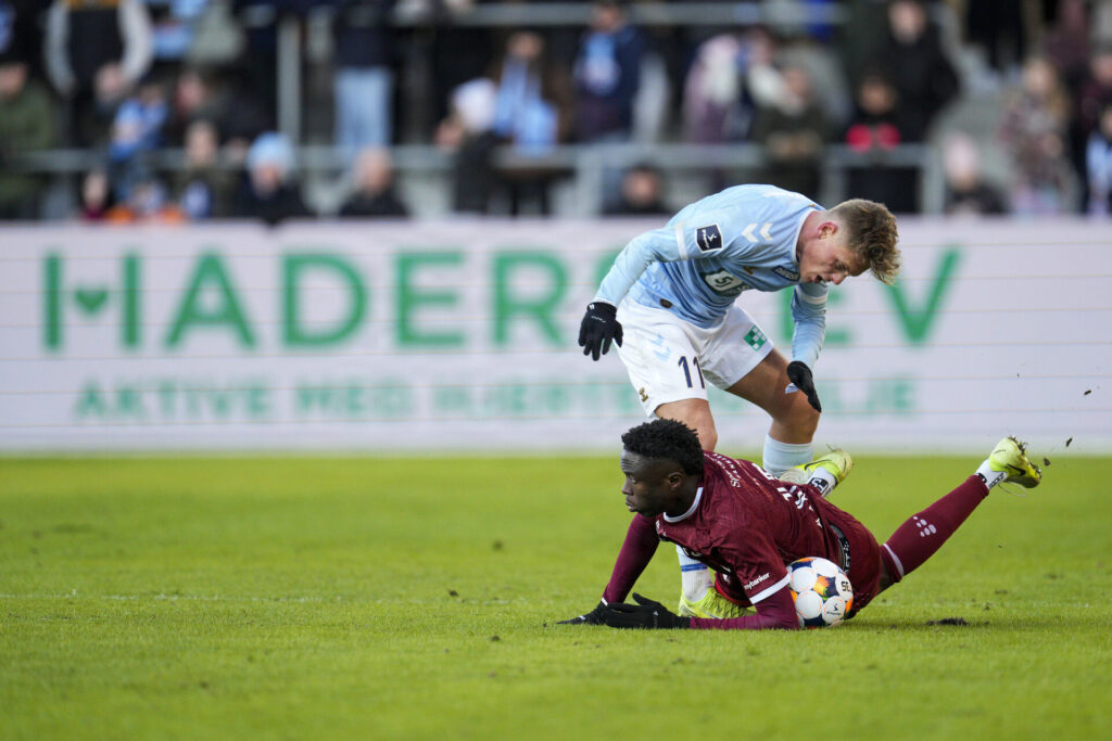 Alexander Lyng, Youssouph Badji