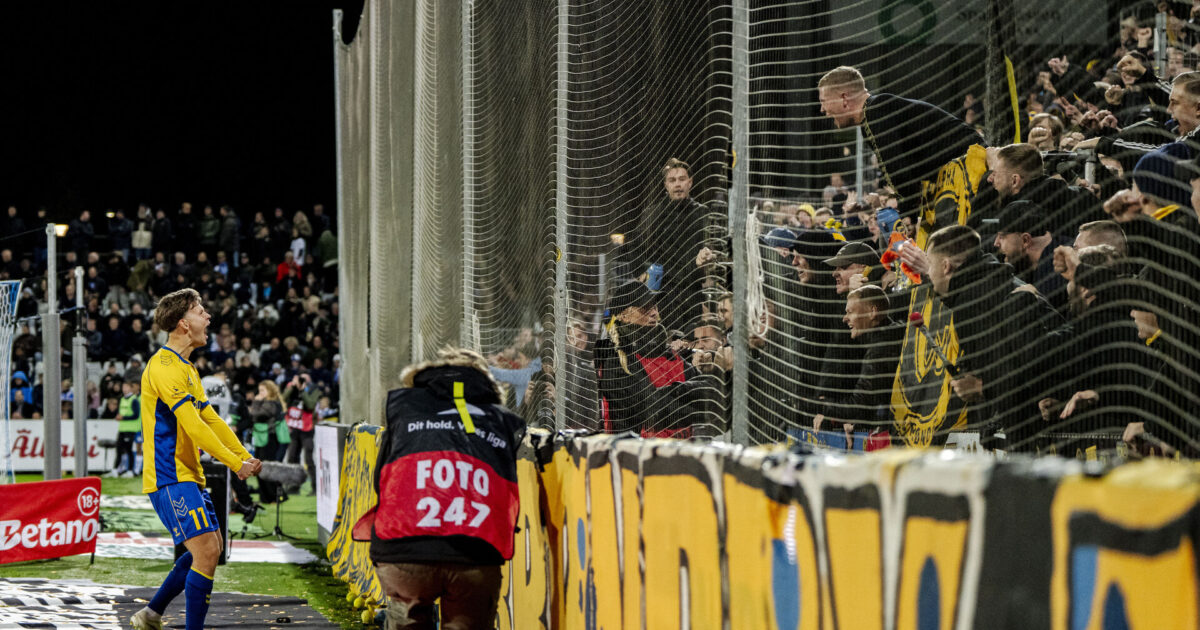 Godt Brøndby-nyt: Profil tilbage på græs Brøndby IFs Filip Bundgaard scorer til 0-4 under 3F Superliga-kampen mellem Odense Boldklub og Brøndby IF på Nature Energy Park i Odense, mandag den 27. oktober 2025.