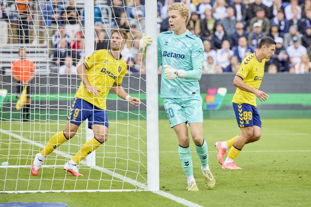 William Sonne-Schmidt i kamp for brøndby.