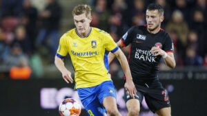 Astrit Selmani i duel med Brøndbys Mathias Greve