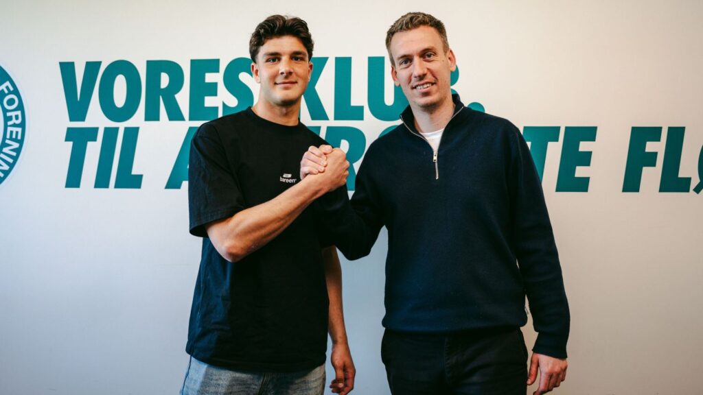 Andreas Søndergaard og Mads Holm, akademi- og fodboldudviklingschef i Viborg FF.
