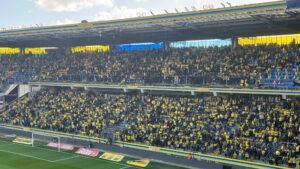 Sydsiden fyldt godt op inden kampstart