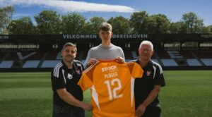 Thorbjørn Pløger forlænger med Vejle Boldklub.
