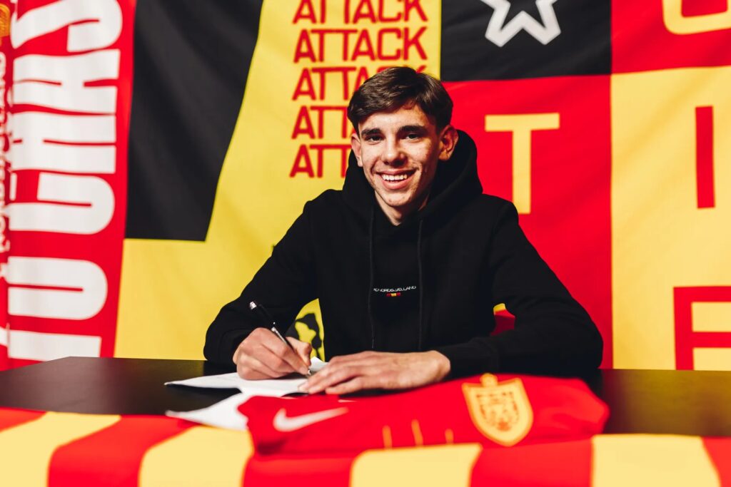 Matej Tuka skriver under med FC Nordsjælland