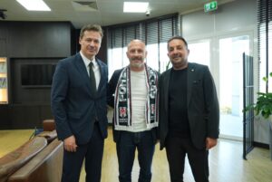 Vincenzo Italieno præsenteres i Besiktas.