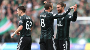 Nygren fejrer en scoring med danske Kasper Høgh