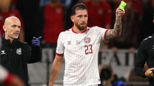 Pierre Emile Højbjerg, da han måtte lade sig udskifte i kampen mod Wales