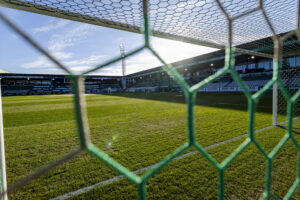 Et tomt mål på Viborg FF's hjemmebane.