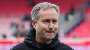 Kasper Hjulmand med en sammenbidt grimasse.