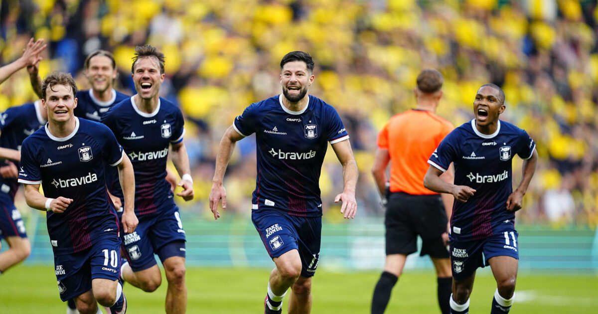 LIVE: 2-0! Det stinker af guld på Brøndby Stadion Foto: Mads Claus Rasmussen/Ritzau Scanpix