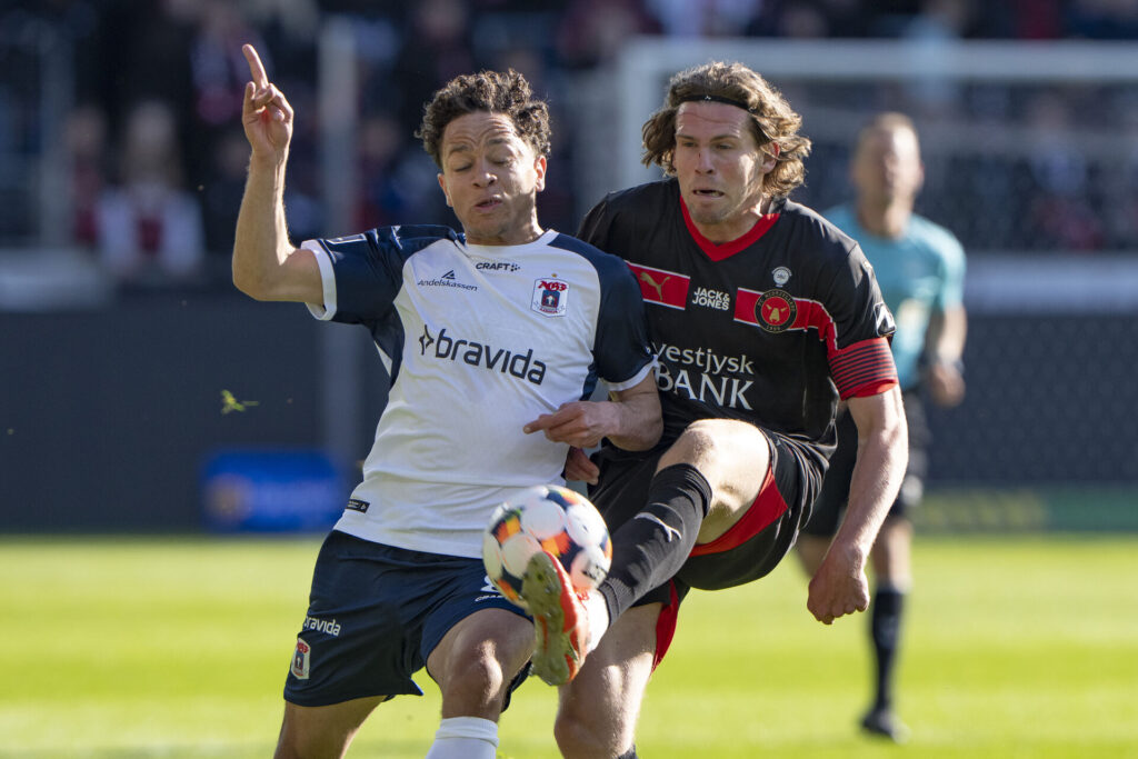 Mikael Anderson i kamp mod FC Midtjylland.