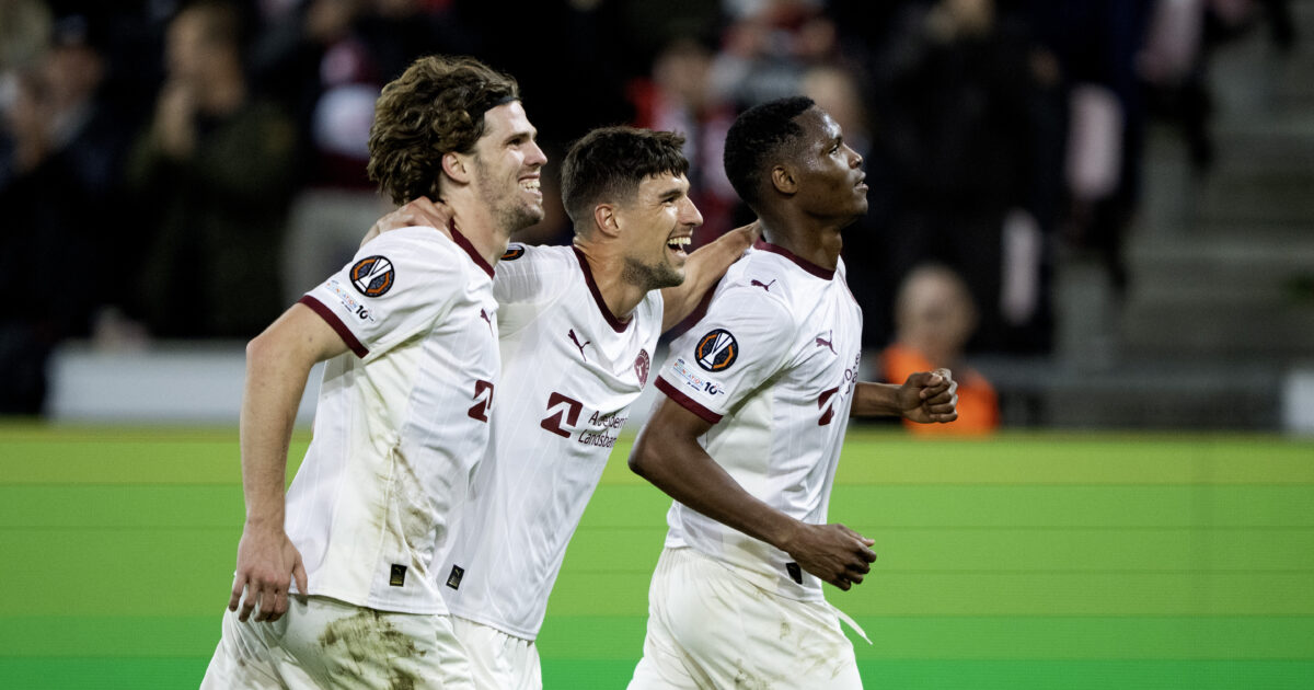 FCM-back spændt på fremtiden: Vi får at se til sommer FC Midtjyllands Ousmane Diao har scoret til 2-0 og fejrer det med Adam Gabriel og Mads Bech under kampen mellem FC Midtjylland og SK Sturm Graz i Europa League på MCH Arena i Herning onsdag den 24. september 2025