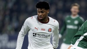Pedro Bravo i aktion mod Viborg FF