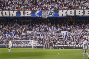 Parken med FCK-fans på lægterne.