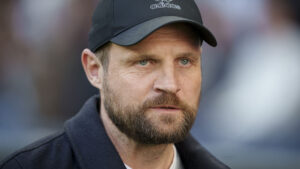 Bo Svensson har en kasket på kasket på hovedet